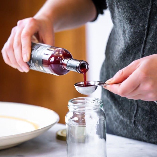 Vinaigre à la Pulpe de Cassis Noir